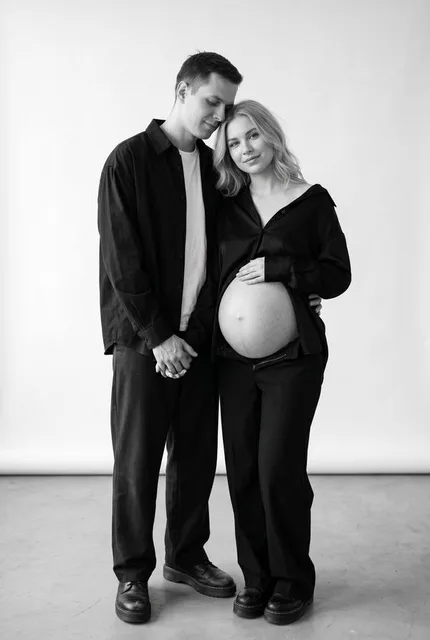 Чёрно-белая фотосессия для будущих родителей