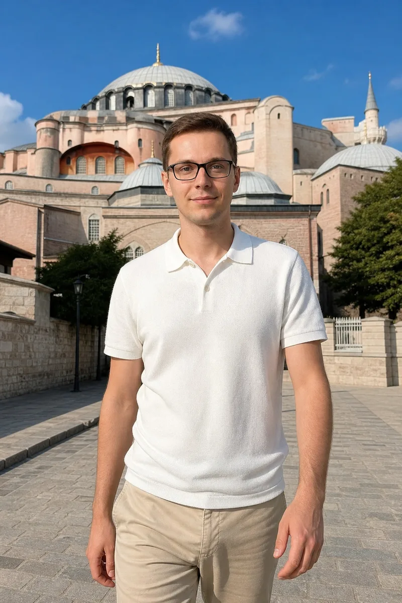 Портрет на фоне Собора Святой Софии в Стамбуле по фото — пример обработки фото нейросетью