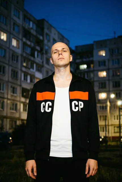 Брутальный портрет в стиле 90-х
